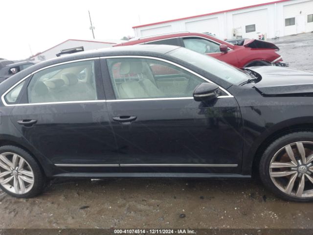 1VWGT7A33HC081221 Volkswagen Passat 1.8t Se