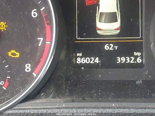 1VWGT7A33HC081221 Volkswagen Passat 1.8t Se