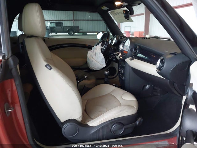 2011 MINI COOPER WMWZN3C54BTZ89405 Photo 4