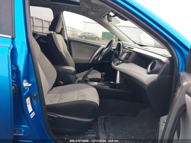 Toyota Rav4 Xle 2017 JTMRFREV4HJ113664 Image 5
