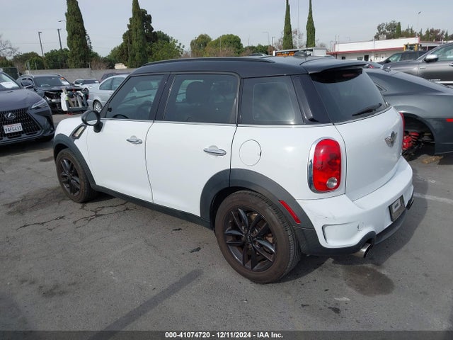 2011 MINI COOPER S COUNTRYMAN WMWZC3C59BWL78399 Photo 2