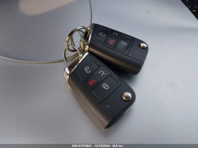 WVWPR7AU3HW950215 Volkswagen E-golf Sel Premium