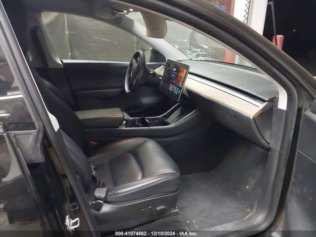 2020 TESLA MODEL Y 5YJYGDEE0LF017476 Photo 4
