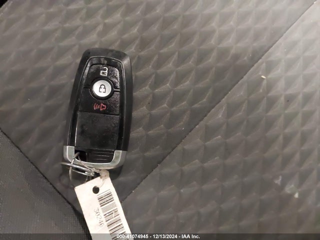 1FMCU9G69NUB98928 Ford ESCAPE SE