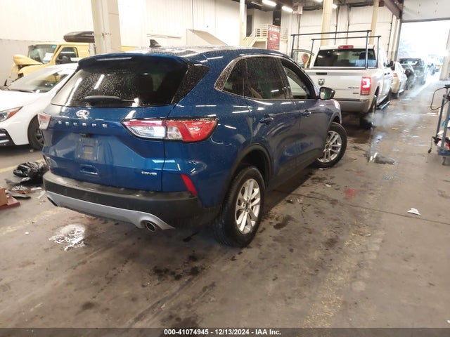 1FMCU9G69NUB98928 Ford ESCAPE SE
