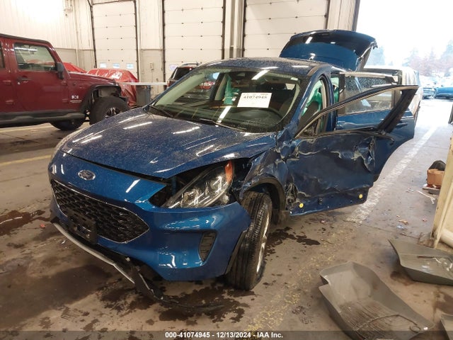 1FMCU9G69NUB98928 Ford ESCAPE SE