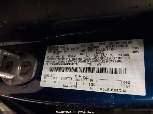 1FMCU9G69NUB98928 Ford ESCAPE SE