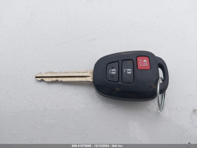 Toyota RAV4 LE 2015 JTMBFREV4FD112589 Image 11
