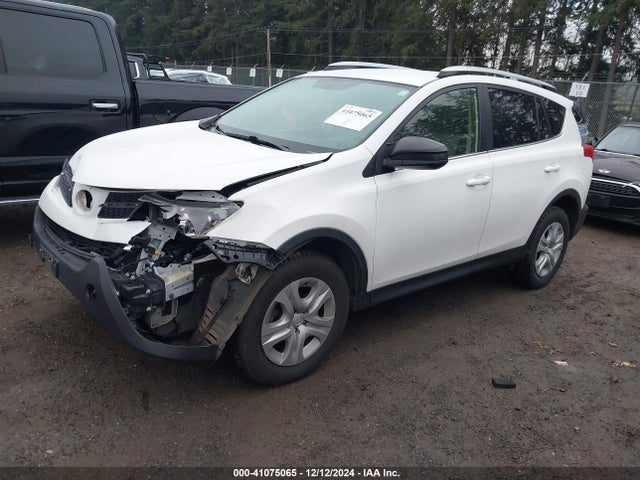 Toyota RAV4 LE 2015 JTMBFREV4FD112589 Image 2