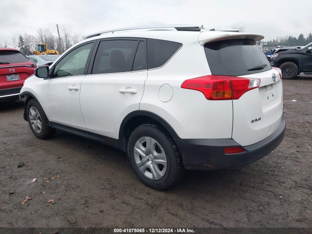 Toyota RAV4 LE 2015 JTMBFREV4FD112589 Image 3