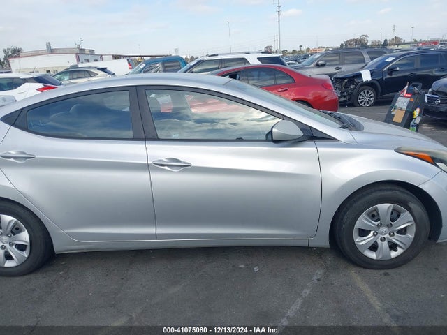Hyundai ELANTRA SE 2016 5NPDH4AE4GH692482 Image 13