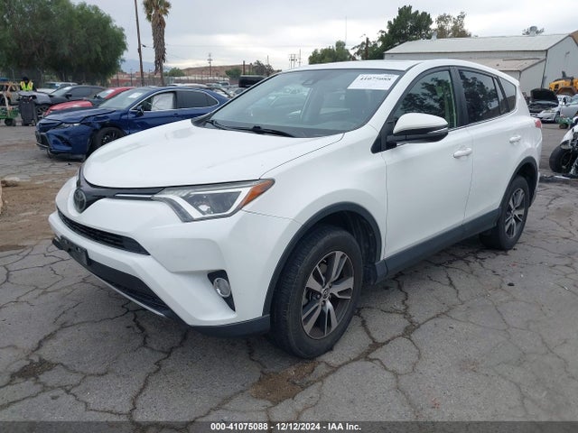 JTMWFREV7JJ730811 Toyota Rav4 Xle