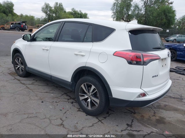 JTMWFREV7JJ730811 Toyota Rav4 Xle