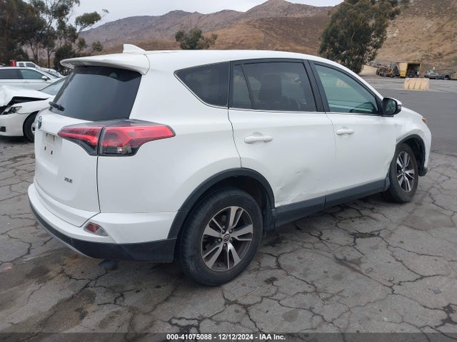 JTMWFREV7JJ730811 Toyota Rav4 Xle
