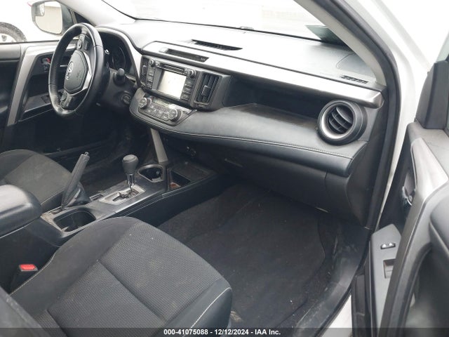 JTMWFREV7JJ730811 Toyota Rav4 Xle