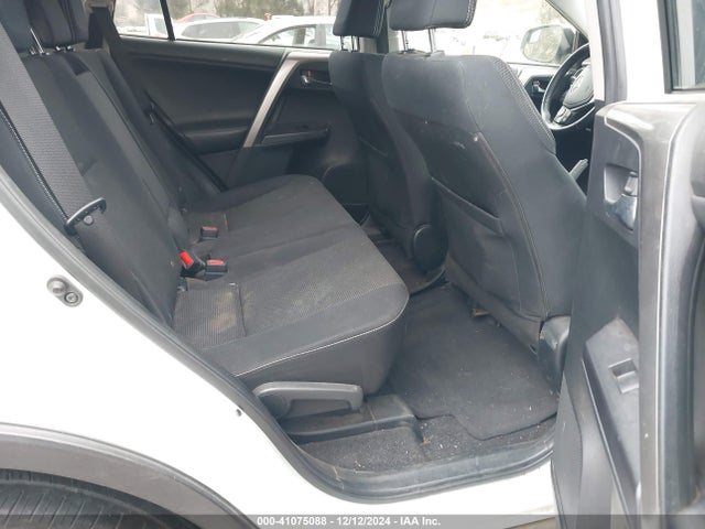JTMWFREV7JJ730811 Toyota Rav4 Xle