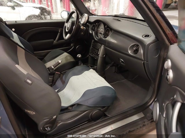 2006 MINI COOPER S WMWRH335X6TJ42823 Photo 4