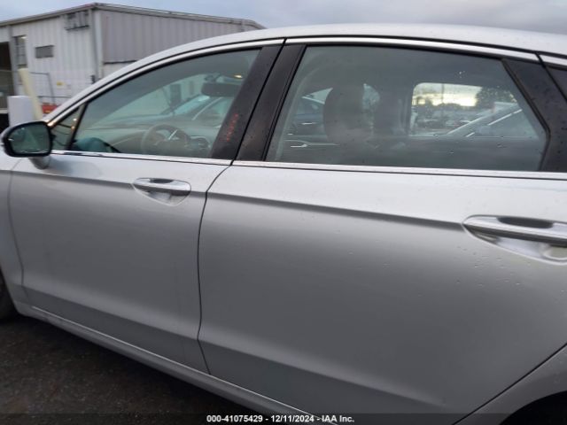 3FA6P0H98GR129421 Ford FUSION SE