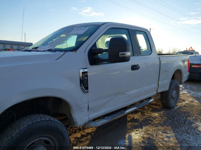 1FT7X2B63HEB93640 Ford F-250 Xl