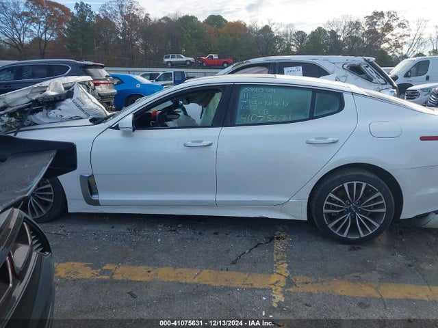 KIA Stinger Premium 2018 KNAE25LA7J6015575 Image 13