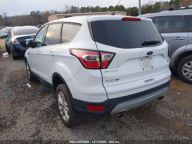Ford ESCAPE SE 2017 1FMCU9GD6HUC06941 Image 3