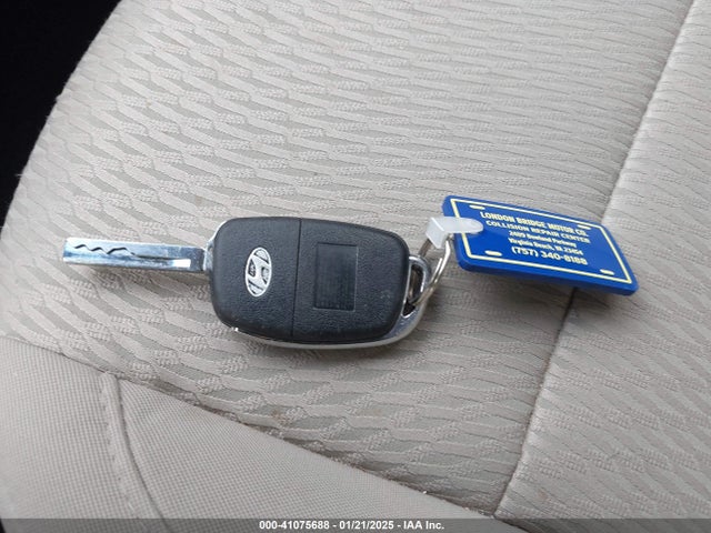 5NMZUDLB4HH008579 Hyundai Santa Fe Sport 2.4l