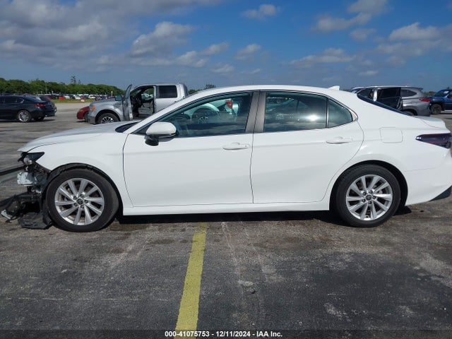 Toyota CAMRY LE 2022 4T1C11AK6NU636983 Image 15