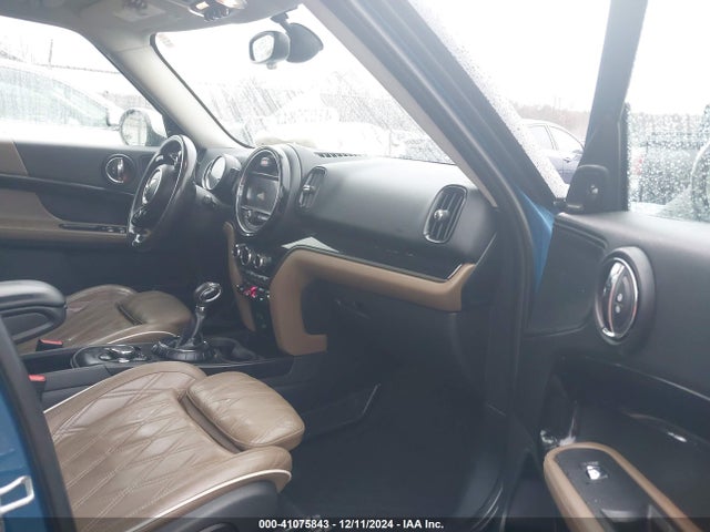 2017 MINI COUNTRYMAN WMZYT3C39H3D99067 Photo 4