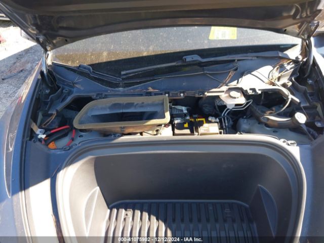 5YJYGDEE1LF009211 Tesla Model Y