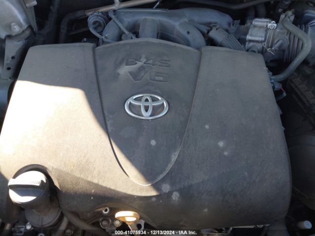 5TDKZRFHXJS528577 Toyota Highlander Se