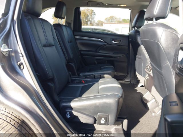 5TDKZRFHXJS528577 Toyota Highlander Se