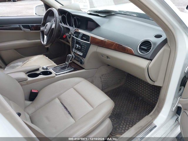 WDDGF8AB8EG179145 Mercedes-Benz C 300 Luxury 4matic/sport 4matic