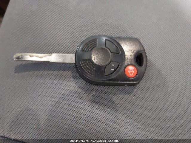1FMCU0GX3EUE10856 Ford ESCAPE SE
