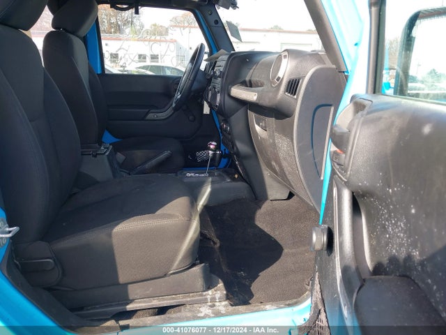 1C4AJWAG5HL693240 Jeep Wrangler Sport 4x4