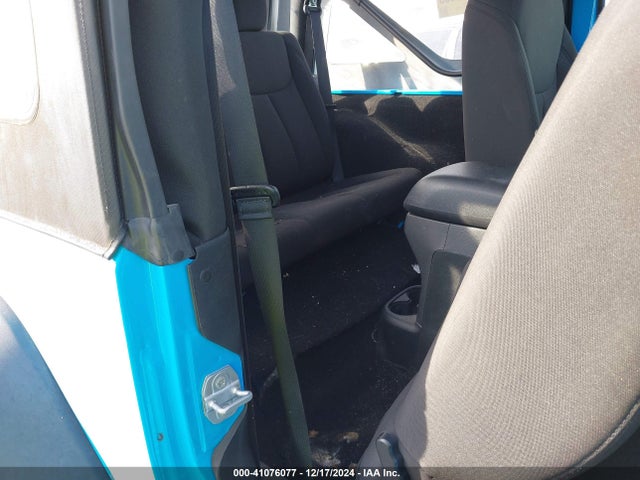 1C4AJWAG5HL693240 Jeep Wrangler Sport 4x4
