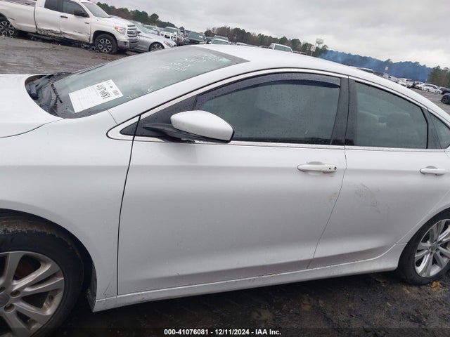 Chrysler 200 Limited 2015 1C3CCCABXFN724252 Image 14