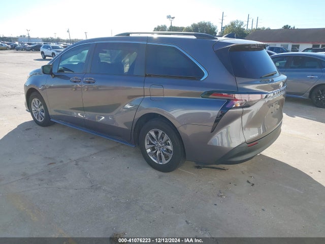 5TDKRKEC0PS168175 Toyota SIENNA LE