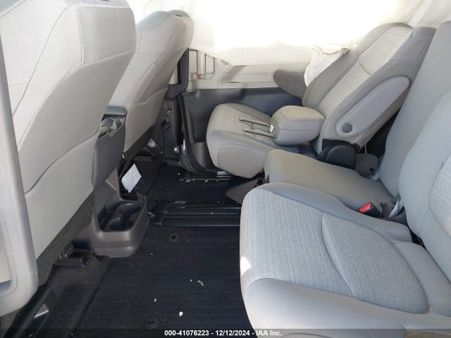 5TDKRKEC0PS168175 Toyota SIENNA LE