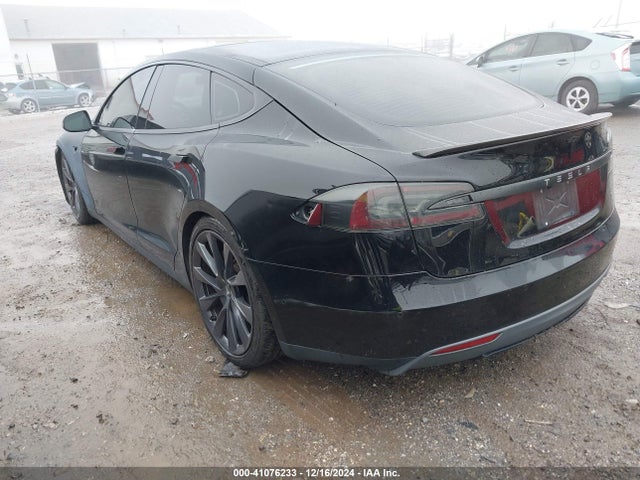 2015 TESLA MODEL S 5YJSA1S2XFF097440 Photo 2