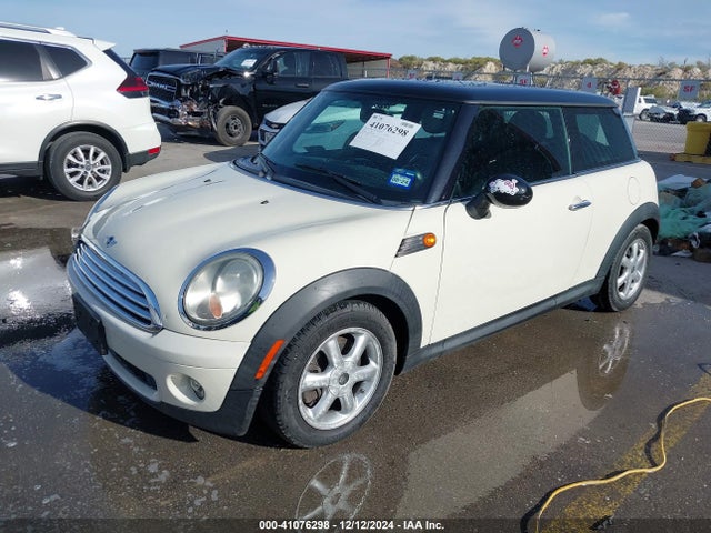 2009 MINI COOPER WMWMF33599TW74066 Photo 1