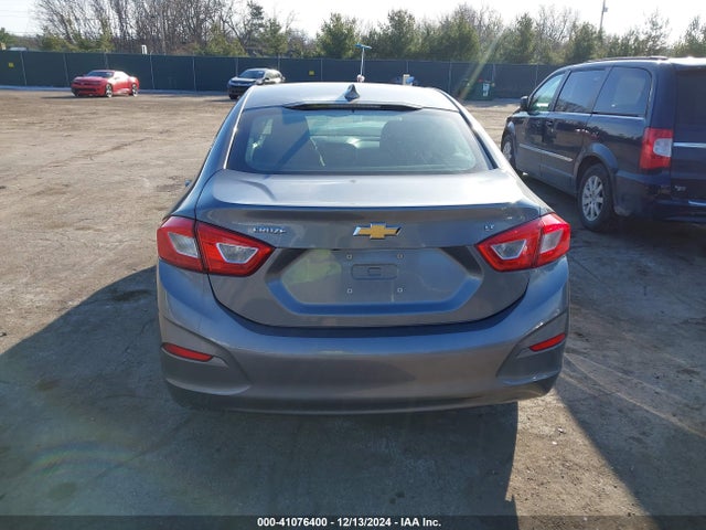 Chevrolet Cruze Lt Auto 2018 1G1BE5SM5J7230285 Image 17