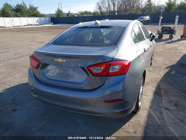 Chevrolet Cruze Lt Auto 2018 1G1BE5SM5J7230285 Image 4