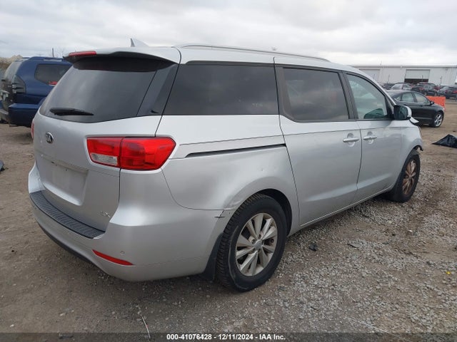 KIA SEDONA LX 2016 KNDMB5C19G6212416 Image 4