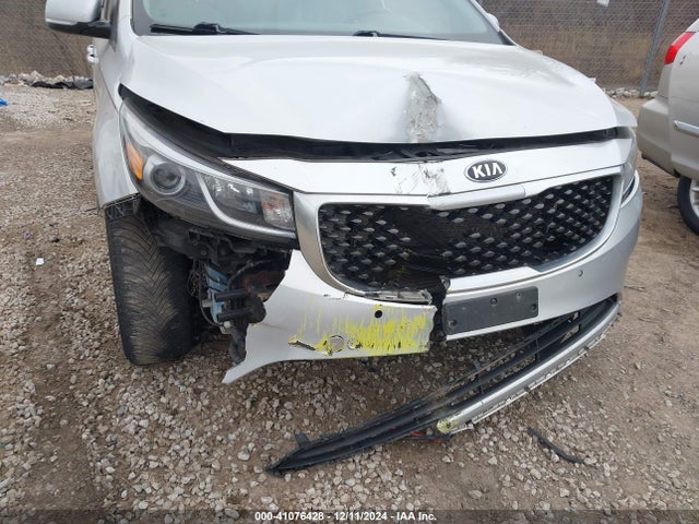 KIA SEDONA LX 2016 KNDMB5C19G6212416 Image 6