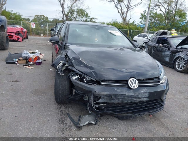 WVWVF7AU8JW152928 Volkswagen Golf R 2.0t W/dcc   Navigation