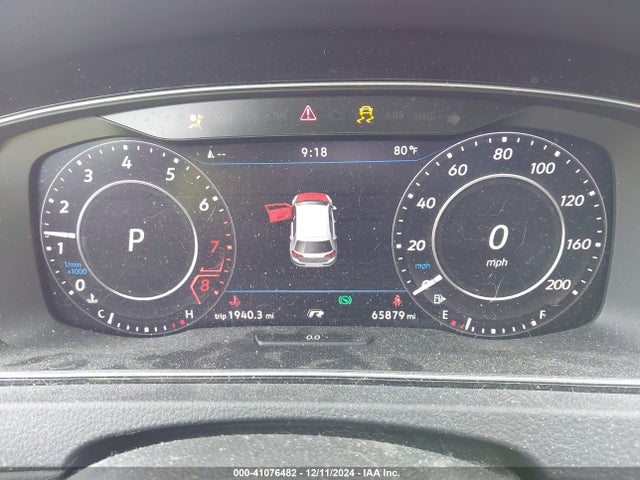 WVWVF7AU8JW152928 Volkswagen Golf R 2.0t W/dcc   Navigation