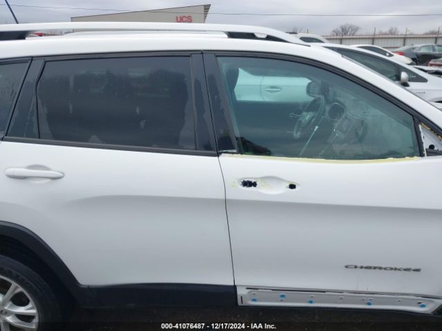 1C4PJLCB9MD106794 Jeep Cherokee Latitude Fwd