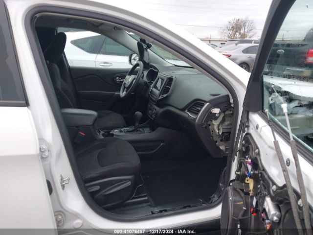 1C4PJLCB9MD106794 Jeep Cherokee Latitude Fwd