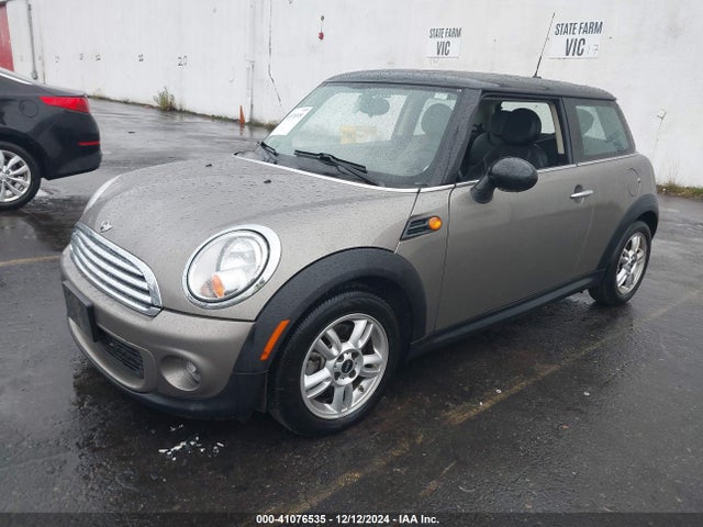 2011 MINI COOPER WMWSU3C5XBT251886 Photo 1