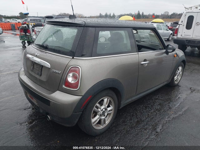 2011 MINI COOPER WMWSU3C5XBT251886 Photo 3